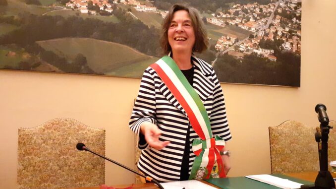 angera androni giura manica vicesindaco