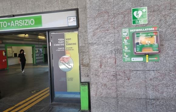 ferrovie nord defibrillatore stazione 02