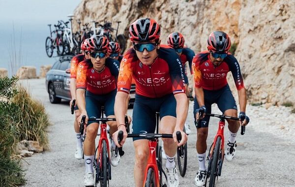 ciclismo giro ineos