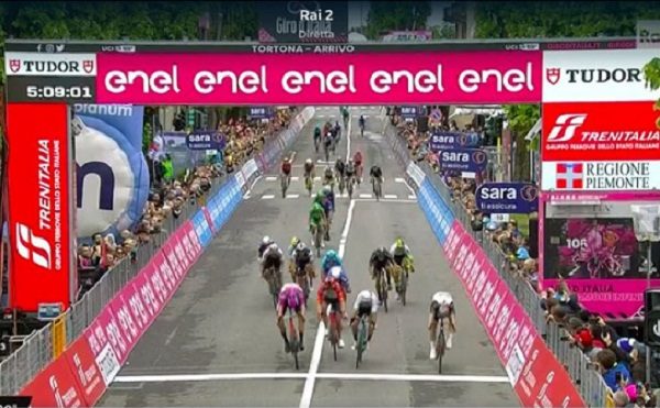 ciclismo giro tortona