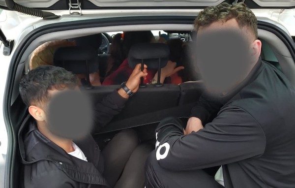 Clivio dogana clandestini curdi