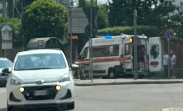 Gallarate incidenti pedone ribaltamento