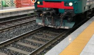 Castronno morto travolto treno