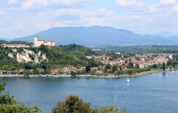 turisti laghi lombardi