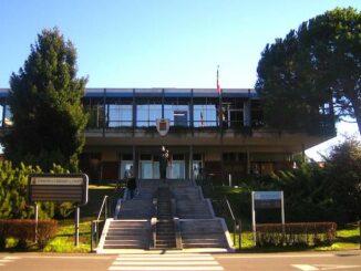 Cardano municipio portico