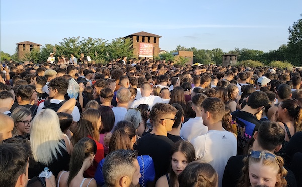 Legnano sfera ebbasta concerto