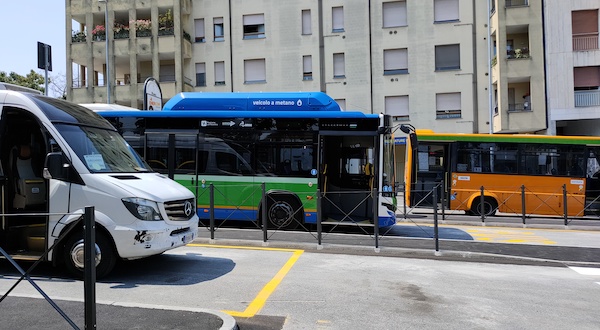 Gallarate stazione piazzale autobus