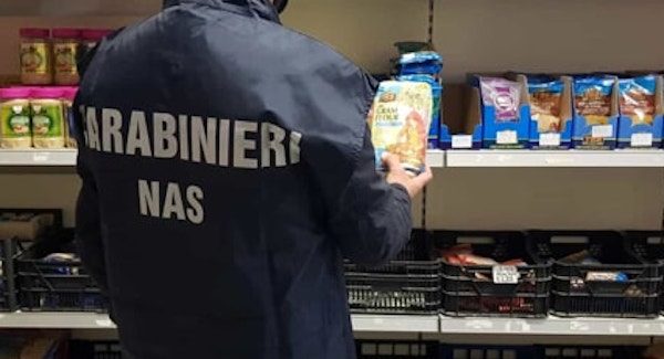 varese negozio etnico lavoro nero