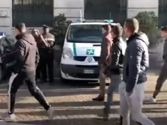 gallarate sinti assalto municipio