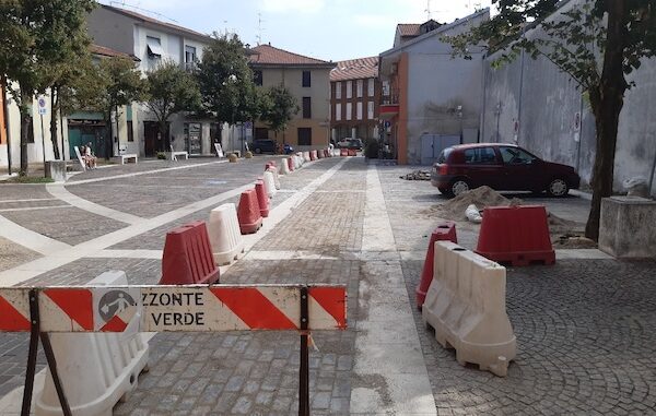 canegrate lavori centro commercio
