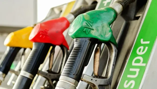 caro benzina finanza