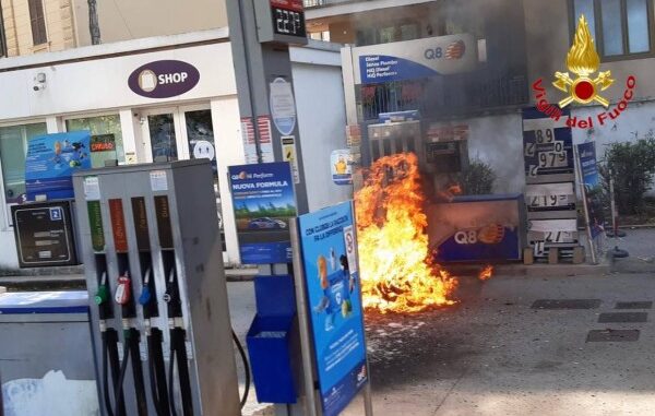 luino moto prende fuoco