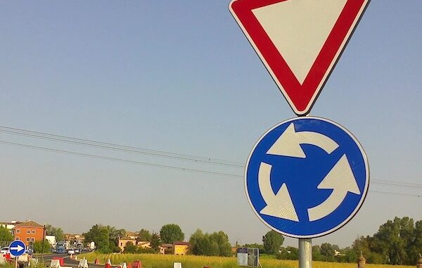 Sumirago rotonda via de gasperi