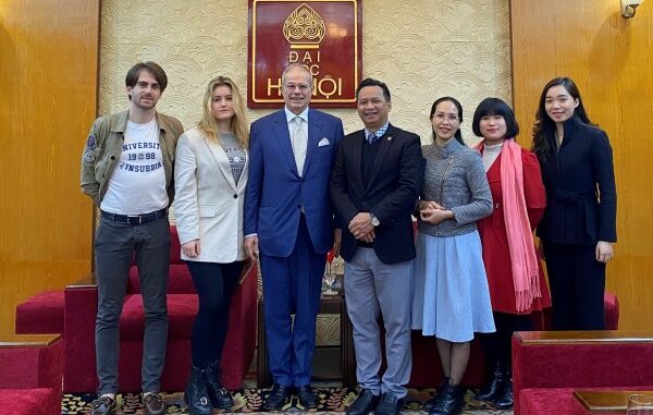 università insubria erasmus vietnam