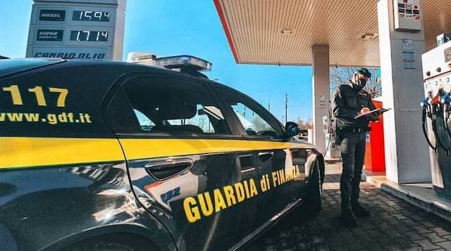 caro benzina controlli