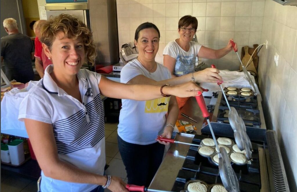 coarezza per strada tigelle