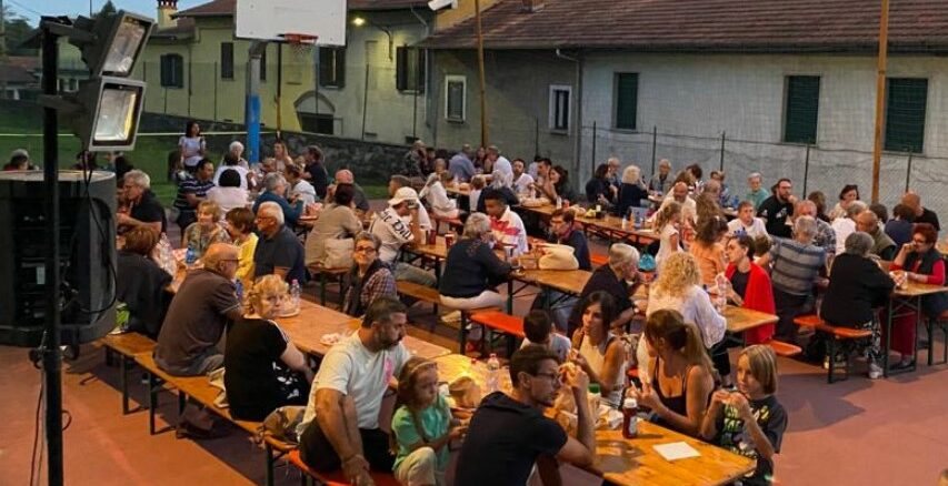coarezza per strada tigelle