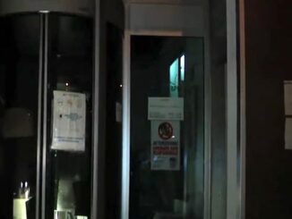 Varese rapina bancomat corti