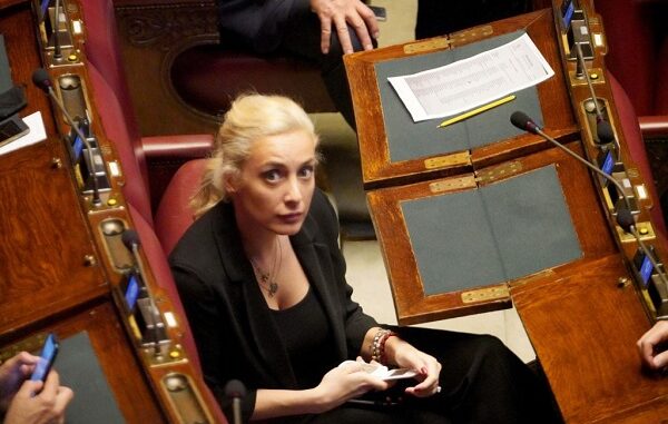 lodi fascina parlamento