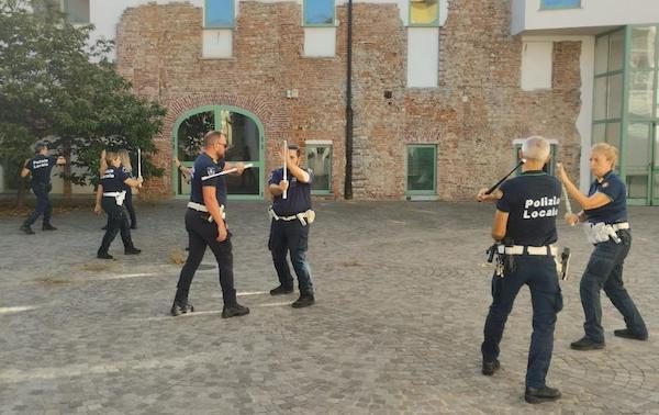 castanoprimo polizialocale corso autodifesa
