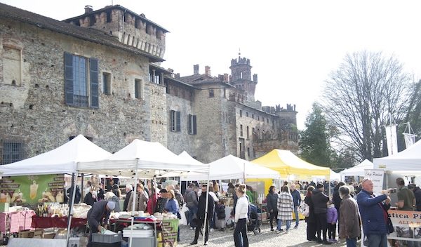 Somma mercatini natale castello