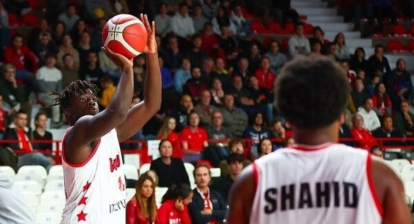 Pallacanestro Varese Elisee Assui