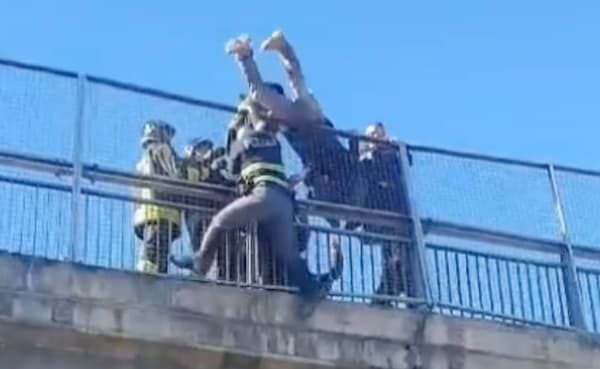 gallarate tentato suicidio salvini