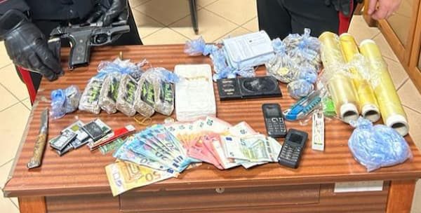 Gerenzano spacciatori boschi pistola