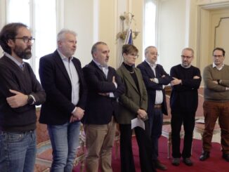 abiti usati cassonetti varese