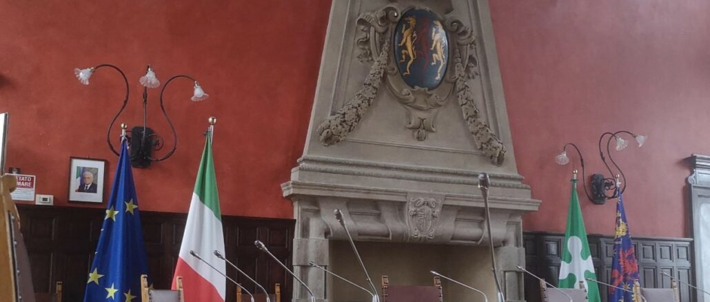 somma maggioranza pace insulti