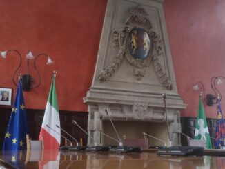 somma maggioranza pace insulti