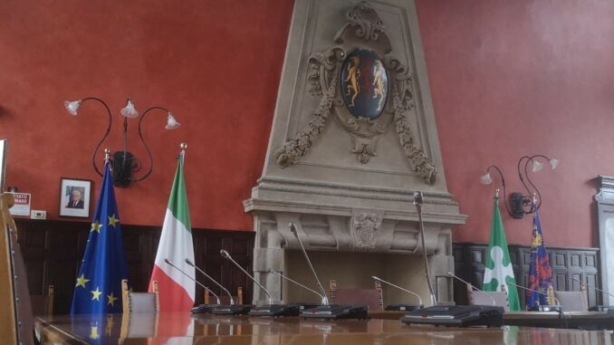 somma maggioranza pace insulti
