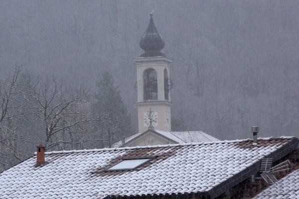  La-neve-arrivata-nelle-valli-dell-Alto-Varesotto-In-pianura-nevischio