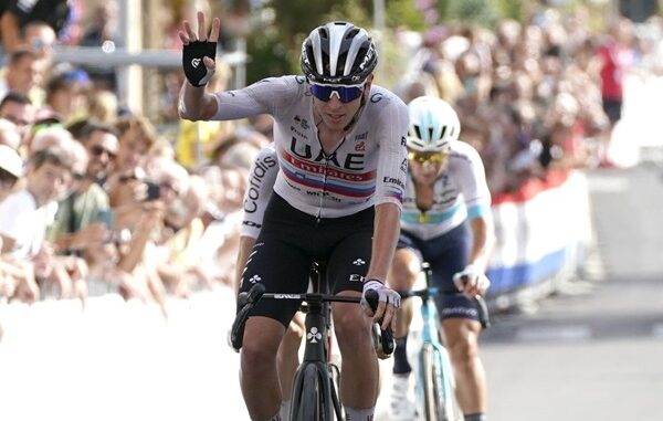 ciclismo pogacar giro tout