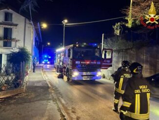 varese incendio tetto