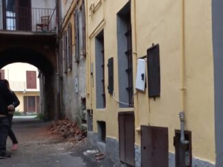Gallarate crollo tetto crenna