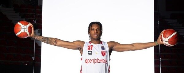 Openjobmetis Varese Scola Okeke