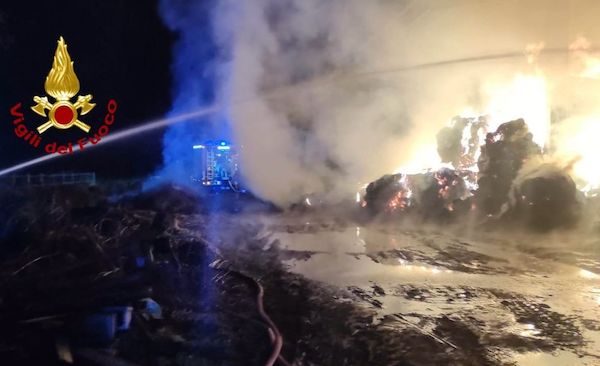 magenta abbiategrasso incendio vigilidelfuoco