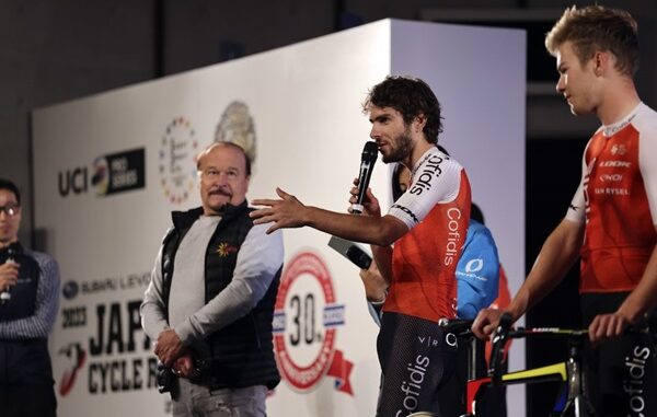 ciclismo torcia olimpica