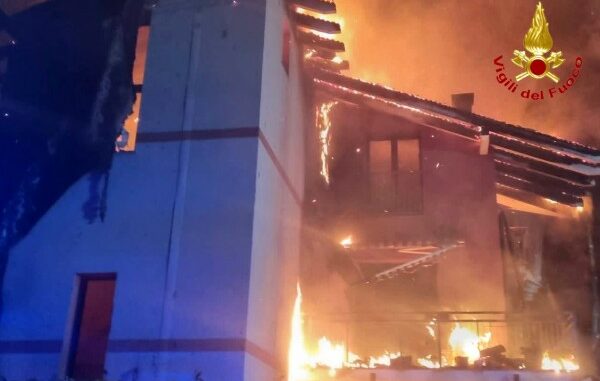incendio abitazione varano borghi