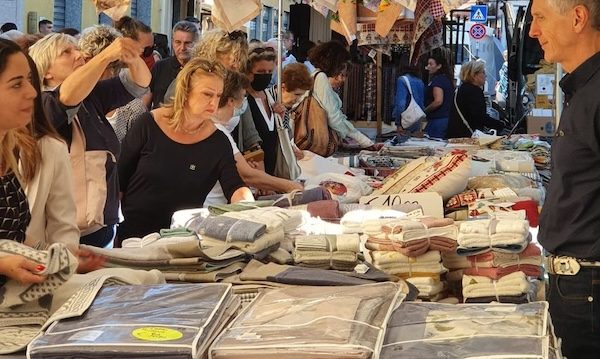 Gallarate mercato forte marmi