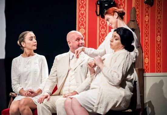 busto teatro spartizione chiara