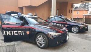 carabinieri pattuglia caserma
