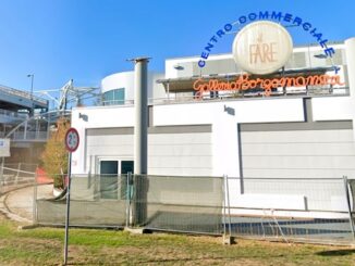 Gallarate centro commerciale cassani