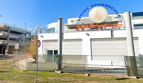 Gallarate centro commerciale cassani