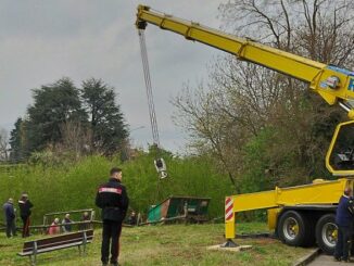 comerio camion spazzatura scarpata
