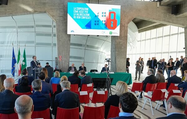 lombardia immobili confiscati criminalità