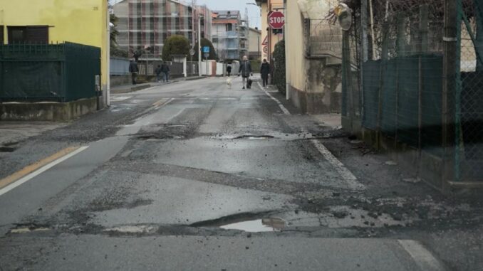 oggiona strade buche asfalti