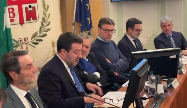 vergiate besozzo salvini semafori