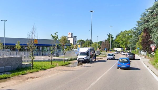 Gallarate supermercato md pedoni